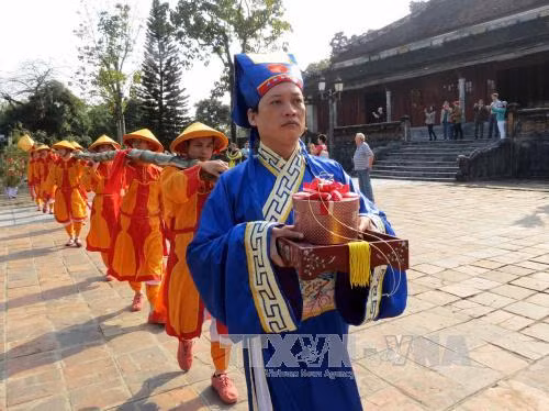 Cố đô Huế vào Xuân ảnh 1