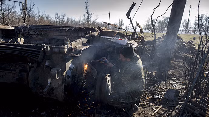 Phe ly khai Ukraine bao vây hoàn toàn Debaltsevo ảnh 1