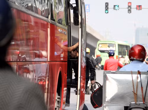 Xử lý nghiêm các nhà xe vi phạm ảnh 4