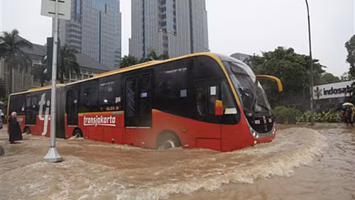Indonesia: Thủ đô Jakarta ngập sâu trong nước ảnh 1