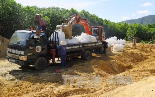 Phạt trên 1 tỷ đồng vụ chôn lấp chất thải nguy hại từ Formosa Hà Tĩnh ảnh 1