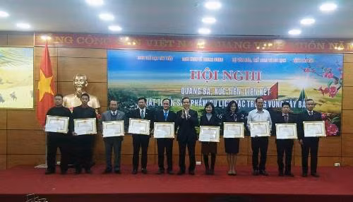 Cần có cơ chế chính sách đẩy mạnh xúc tiến, liên kết sản phẩm du lịch đặc trưng Tây Bắc ảnh 4