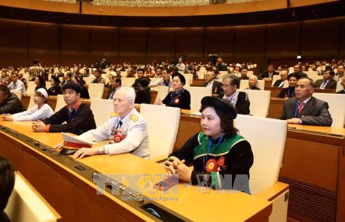 Phó Chủ tịch Quốc hội gặp mặt các đại biểu dân tộc thiểu số tiêu biểu ảnh 2