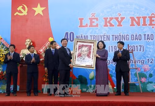 Phó Chủ tịch nước dự lễ kỷ niệm 40 năm truyền thống Trường Đại học Xây dựng Miền Tây ảnh 1