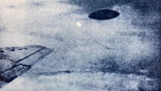 Lầu Năm Góc bí mật rót tiền truy tìm UFO ảnh 1