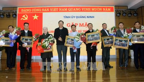 Chúc mừng đồng bào Công giáo và Tin lành nhân dịp Giáng sinh ảnh 1
