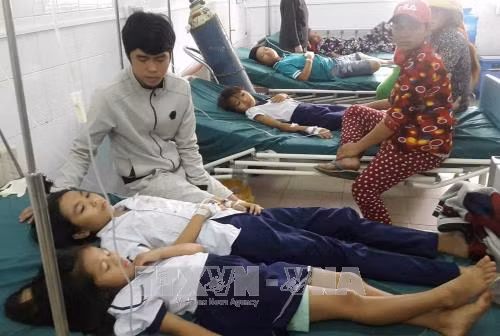 Nhiều học sinh tại Đồng Nai nhập viện, nghi ngộ độc thực phẩm ảnh 2
