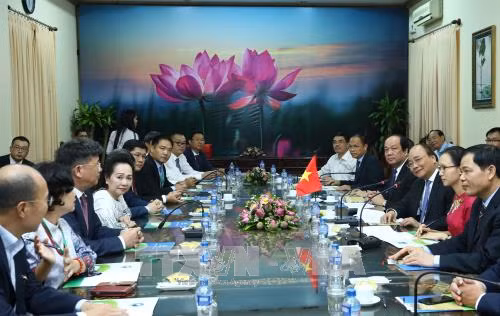 Thủ tướng tiếp các doanh nghiệp, nhà đầu tư dự Hội nghị xúc tiến đầu tư tỉnh Đồng Tháp ảnh 1