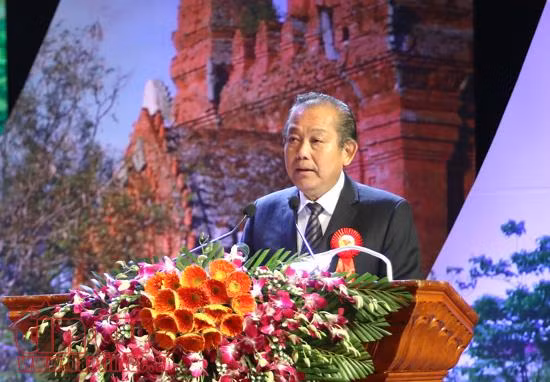 Tôn vinh hạt nhân ưu tú dân tộc thiểu số ảnh 1