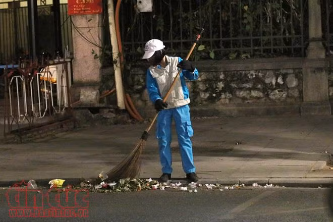 Gồng mình lo 'cơm áo, gạo tiền' trong đêm lạnh ảnh 6