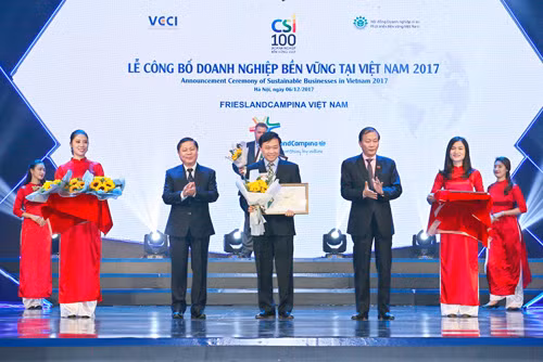 FrieslandCampina Việt Nam vinh dự được xếp hạng doanh nghiệp phát triển bền vững 2017 ảnh 1