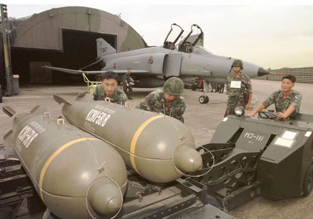 Triều Tiên có bom hạt nhân, Mỹ cũng có thứ vũ khí chết người quyết không từ bỏ ảnh 2