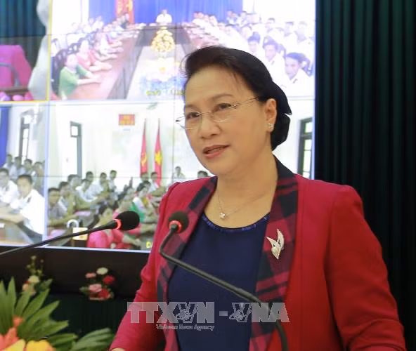 Chủ tịch Quốc hội Nguyễn Thị Kim Ngân thăm các đơn vị Hải quân ảnh 1