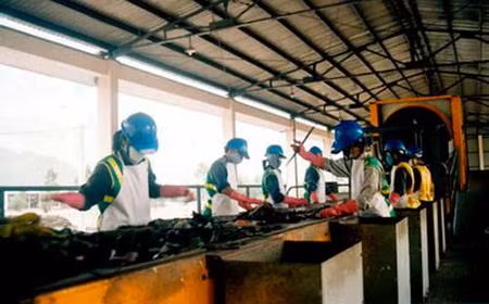TPHCM xử lý chất thải rắn vẫn chưa triệt để ảnh 1