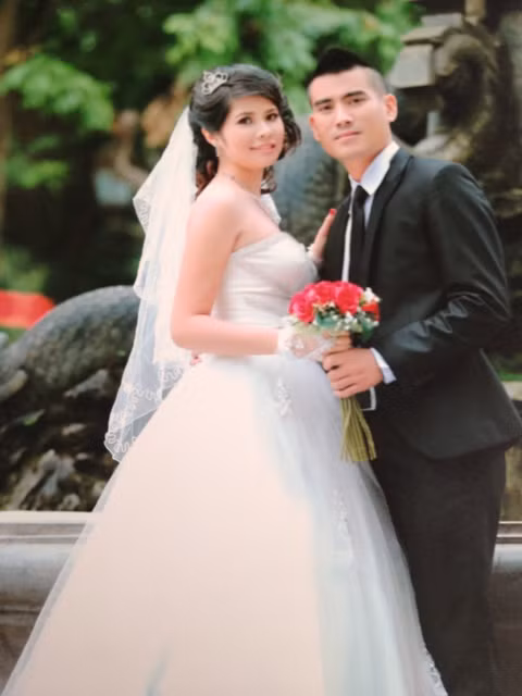 Tiền vệ Quốc Hiền cưới vợ đúng dịp đầu năm 2013 ảnh 4