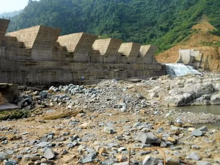 Khẩn trương khắc phục vụ vỡ đập thủy điện Đakrông 3 ảnh 2