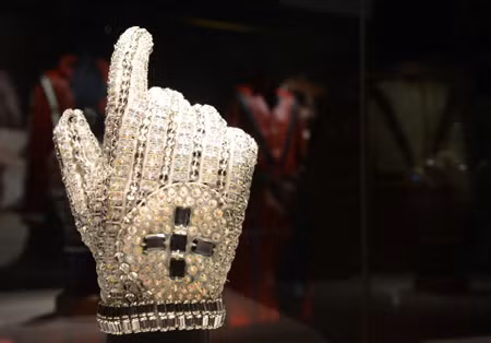Triển lãm các đồ vật của Michael Jackson ảnh 1