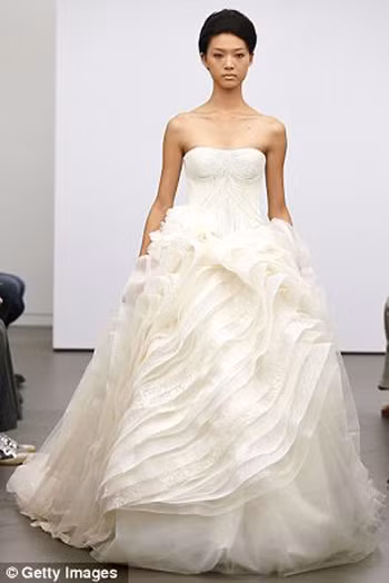 Ngắm áo cưới 'công chúa' của Vera Wang ảnh 4