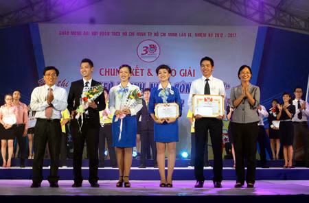 Nét đẹp thanh niên công nhân ảnh 3
