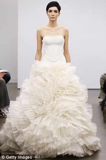 Ngắm áo cưới 'công chúa' của Vera Wang ảnh 5