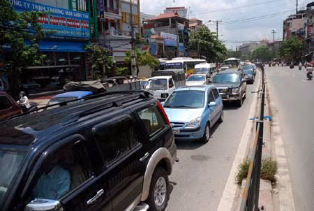 Lập lại kỷ cương giao thông Hà Nội-Bài 1: Nhìn từ cửa ngõ thủ đô ảnh 1