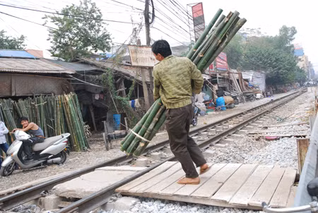 Cảnh giới để giảm tai nạn khi qua đường sắt ảnh 2