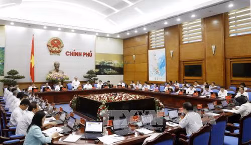 Chính phủ họp phiên thường kỳ tháng 4 ảnh 1