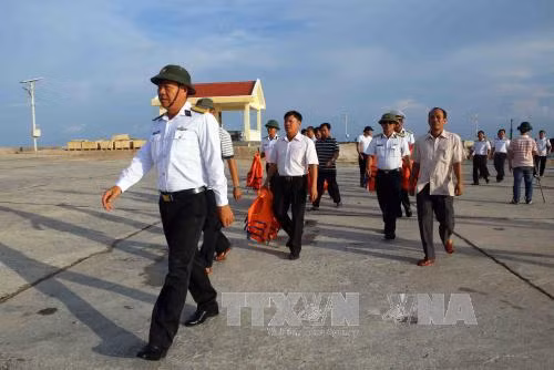 Náo nức bầu cử sớm ở huyện đảo Trường Sa ảnh 2