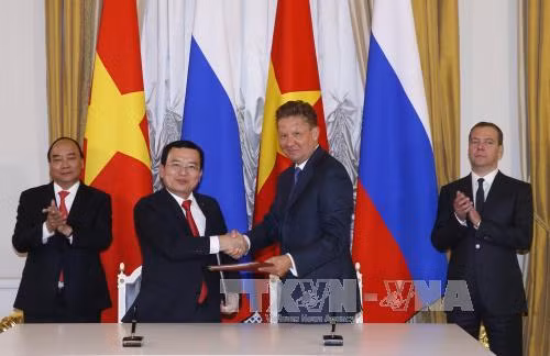Thủ tướng Nguyễn Xuân Phúc thăm Công ty dầu khí Gazprom ảnh 1