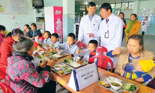 Tăng số người cận nghèo tiếp cận bảo hiểm y tế ảnh 1