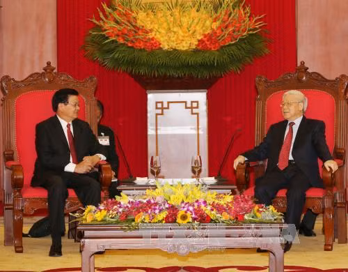Thủ tướng Lào kết thúc tốt đẹp chuyến thăm Việt Nam ảnh 1