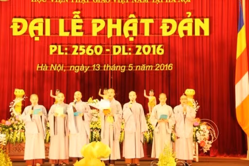 Hơn 1.000 người dự Đại lễ Phật đản tại Học viện Phật giáo ảnh 2