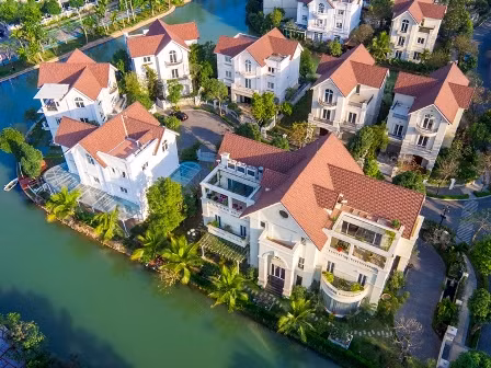 Ngân hàng phản hồi về việc siết tín dụng bất động sản ảnh 1