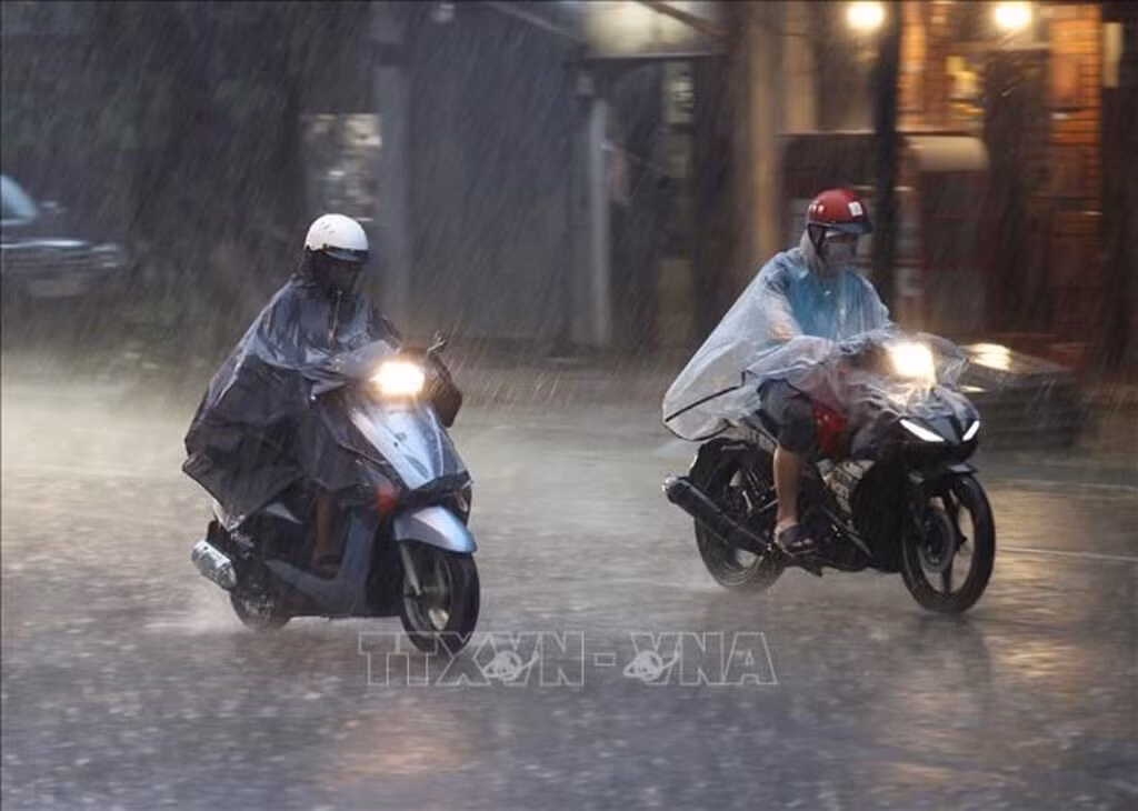 Thời tiết tuần 15 - 21: Nhiều khu vực có mưa dông, khả năng xuất hiện áp thấp trên Biển Đông