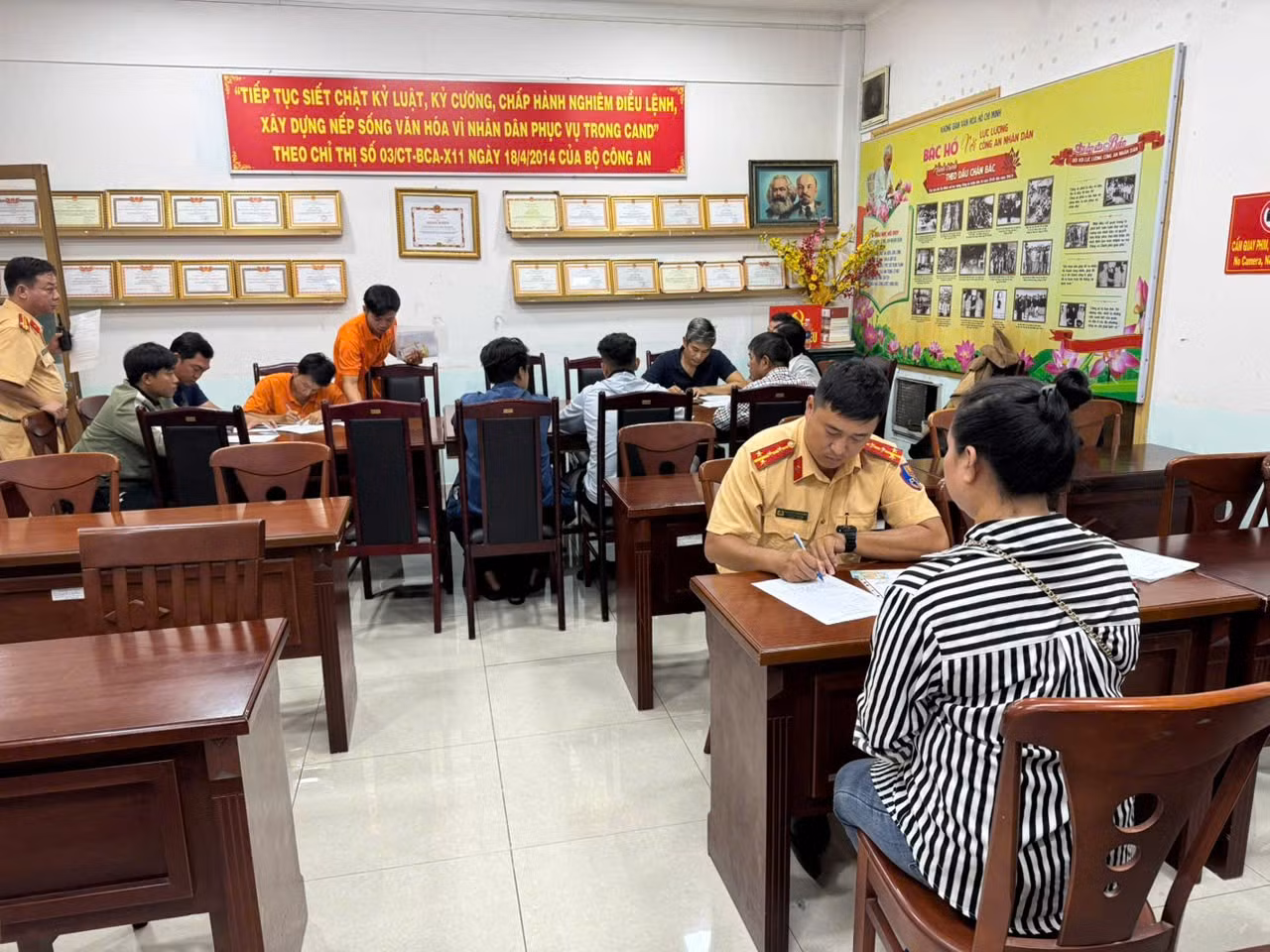 Chú thích ảnh