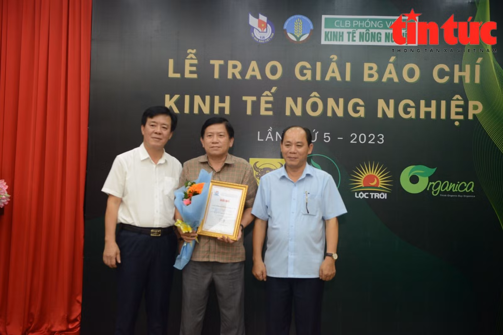 Chú thích ảnh