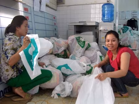 Mang Tết đến với trẻ em và người nghèo ảnh 1