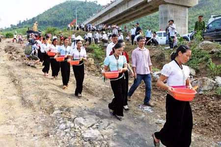 Lễ hội Gội đầu của người Thái trắng Tây Bắc ảnh 2