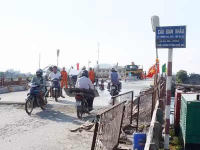 Thông xe cầu Gián Khẩu trên tuyến Quốc lộ 1A ảnh 1