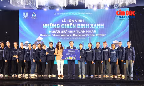 Những 'chiến binh xanh' hồi sinh rác thải nhựa