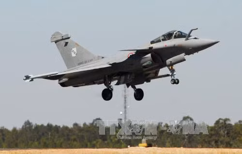 Ấn Độ ký sẽ mua 36 tiêm kích Rafale của Pháp ảnh 1
