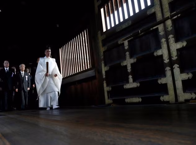 Thành viên Nội các Nhật Bản viếng đền Yasukuni ảnh 1