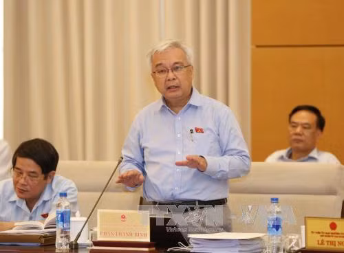 Ủy ban Thường vụ Quốc hội thảo luận các vấn đề kinh tế - xã hội ảnh 1