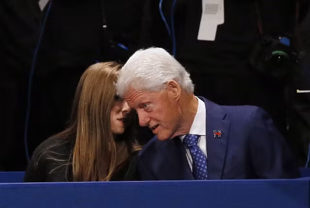 Cuộc tranh luận “không bắt tay” của Clinton-Trump ảnh 12