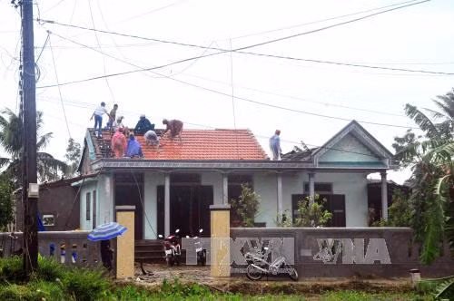 100 nhà dân bị lốc xoáy cuốn tốc mái, làm sập hoàn toàn ảnh 1