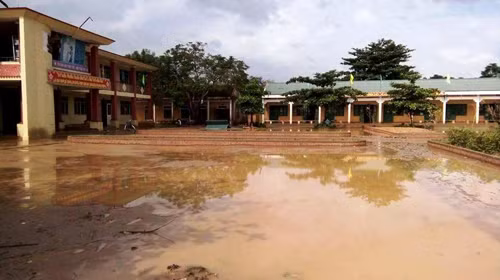 Quảng Bình: Nước rút, giáo viên học sinh hối hả dọn trường ảnh 1