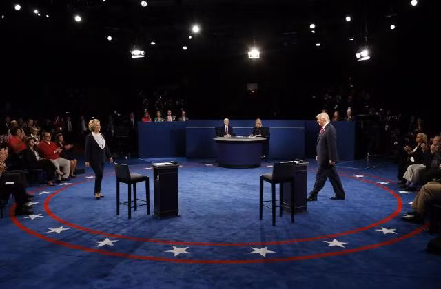 Bà Clinton chiến thắng trong cuộc tranh luận thứ 2 với ông Trump ảnh 1