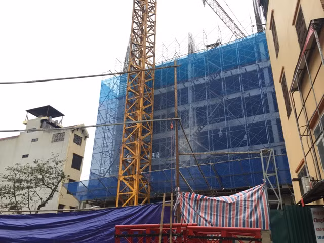 Hiện trường vụ sập giàn giáo 2 người chết ở Hoàng Mai ảnh 6