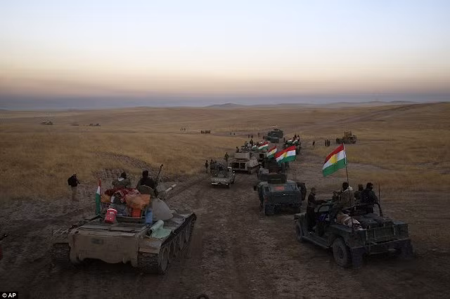 Các cánh quân Iraq rầm rập xuất trận giải phóng Mosul khỏi tay IS ảnh 2