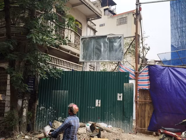 Hiện trường vụ sập giàn giáo 2 người chết ở Hoàng Mai ảnh 2